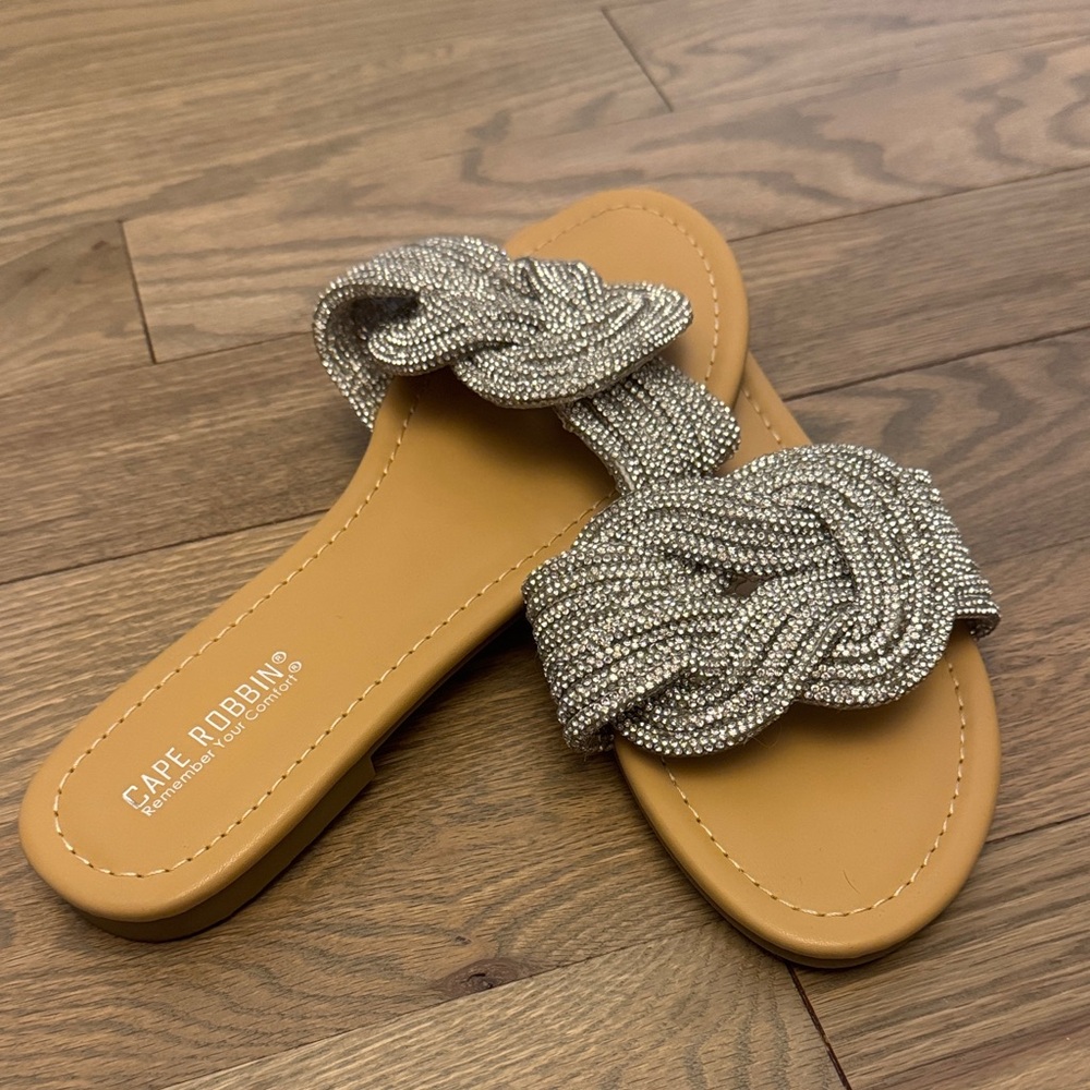 Cape Robbin Silver Knotted Sandals